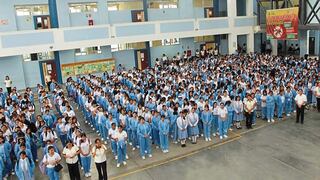 Piura: 500 000 alumnos de 3588 colegios inician el año escolar