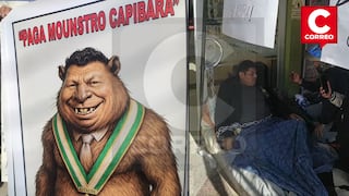 Alcalde de El Tambo es blanco de protesta con burro y cartel de “capibara” por millonaria deuda