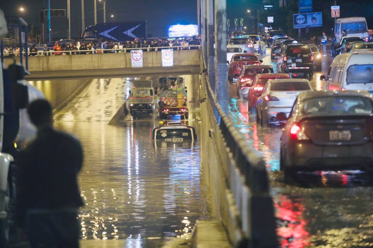 Lluvias hunden a Lima Sur en el caos