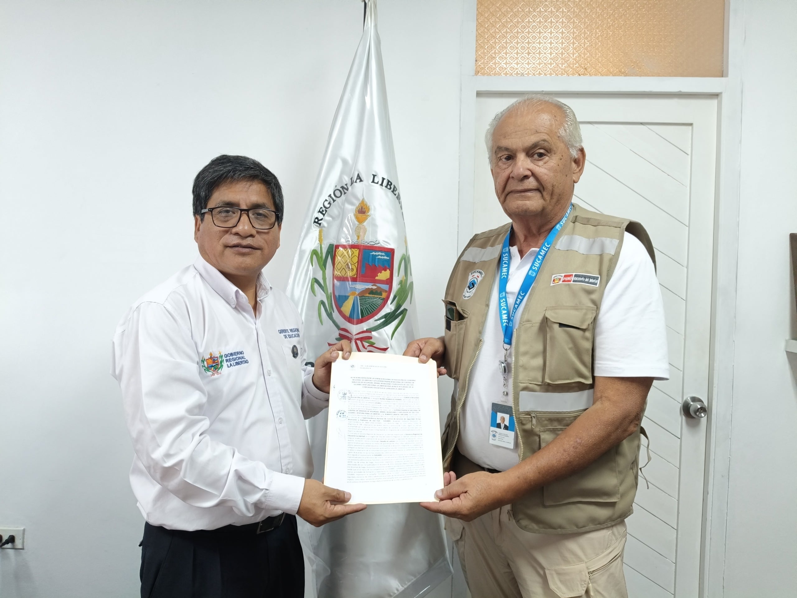 La Gerencia Regional de Educación y Sucamec fortalecen la seguridad escolar con campaña preventiva en instituciones educativas.
