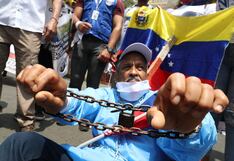 Ciudadanos venezolanos en exteriores de Embajada de Lima rechazan asunción de Nicolás Maduro