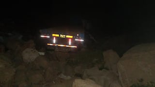 Arequipa: Camión con carga de cebolla cayó a un barranco y fallecen tres personas