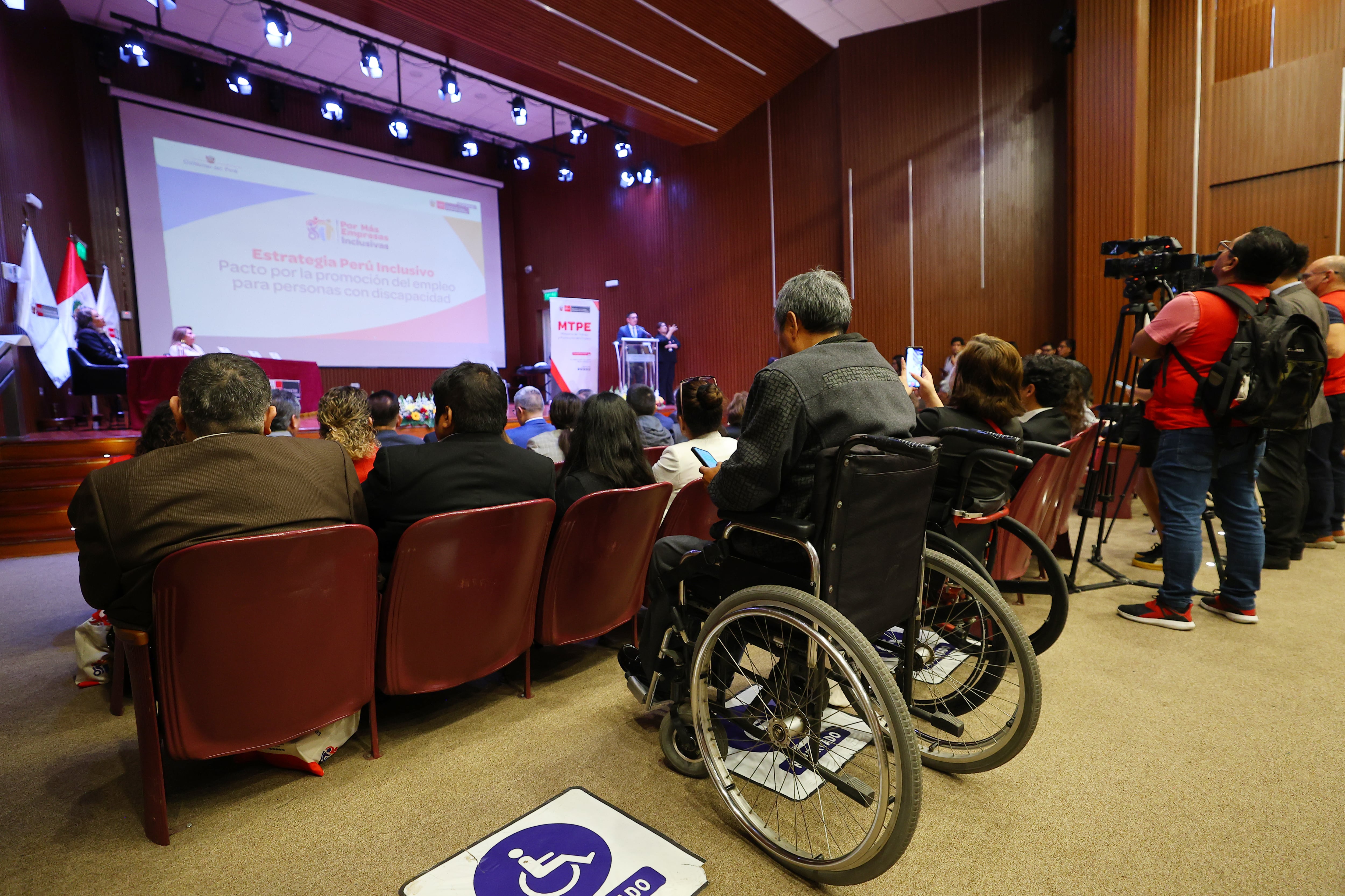 Impulsan pacto para asegurar el empleo formal de personas con discapacidad. Foto: MTPE