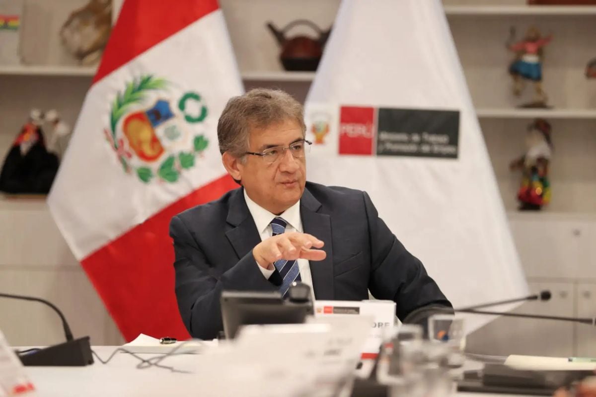 El ministro de Trabajo señaló que el incremento de la Remuneración Mínima Vital podría ejecutarse en dos etapas. La propuesta será discutida con trabajadores y empleadores. (Foto: Andina)