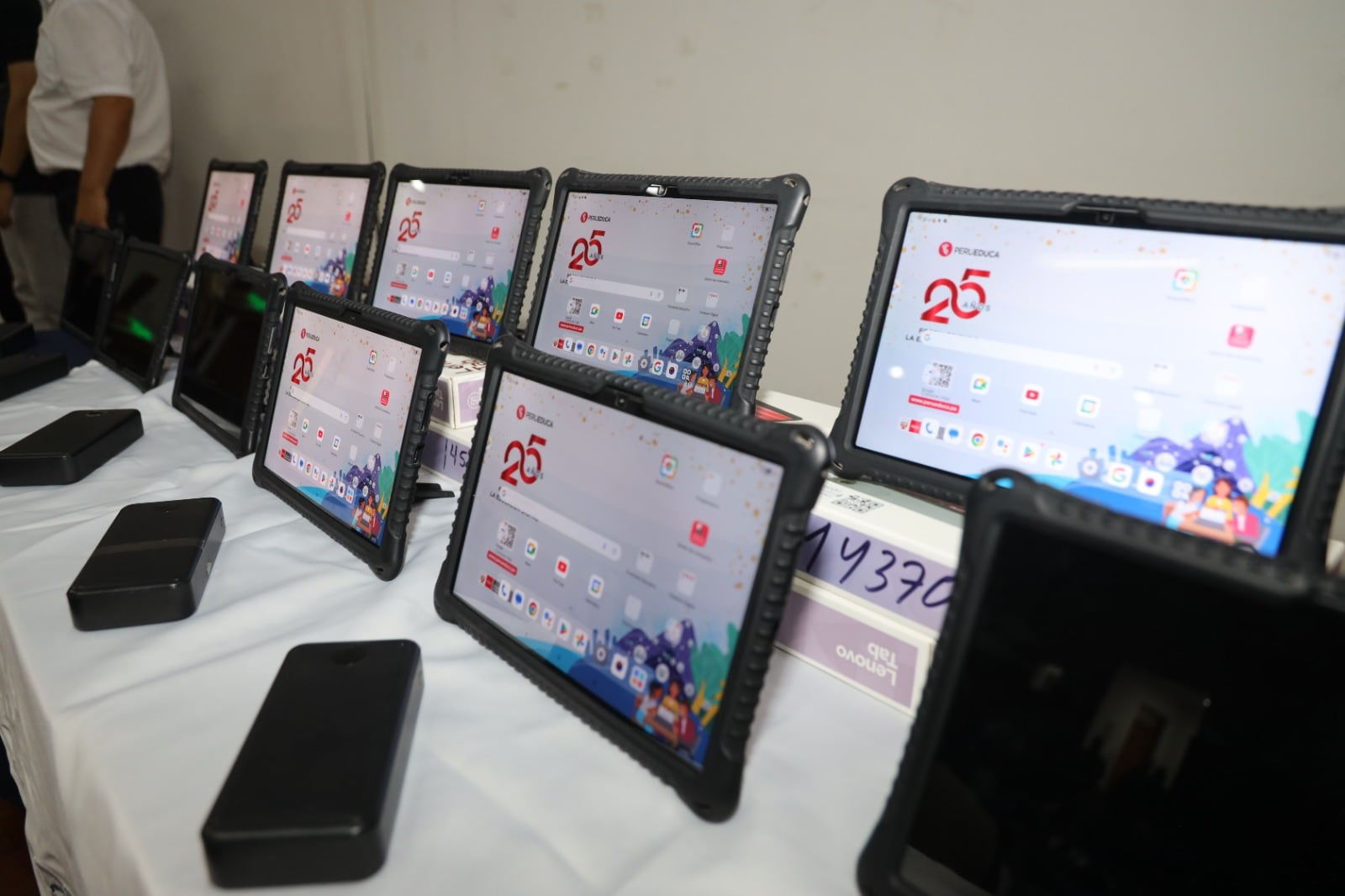 Entregarán tablets a estudiantes de colegios priorizados