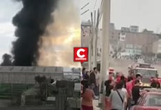 Incendio en zona comercial de Villa El Salvador moviliza a 15 unidades de bomberos