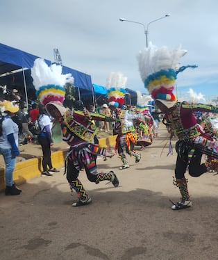 Puno: Con la Gran Parada Folclórica culmina los carnavales en Juliaca