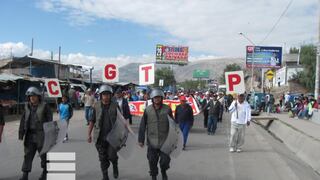 Huelguistas de la CGTP bloquean la Vía Los Libertadores, en Ayacucho