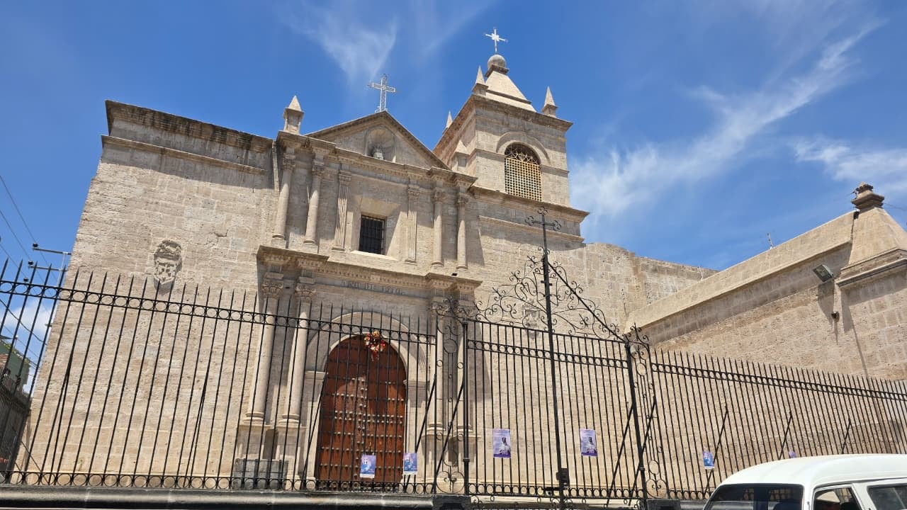 Iglesia de Santa Teresa en Arequipa. (Foto: Yunsu Pariapaza/@photo.gec)