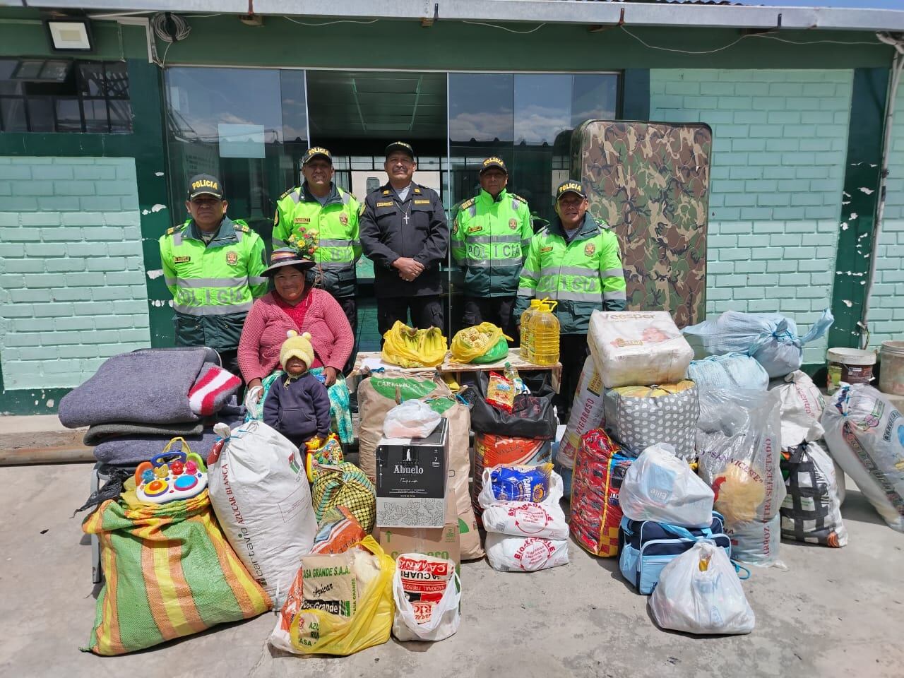 Agentes de San Juan de Tarucaní hicieron labor social. (Foto: Difusión)