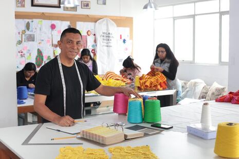 Jorge Luis Salinas, diseñador: “En Gamarra, la moda es la única forma de poder sostenerse en ese mundo tan competitivo” (Entrevista)