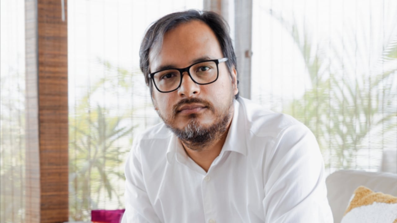 Harold Gálvez, escritor: "Las carencias más complicadas son las que no se ven" (Entrevista)
