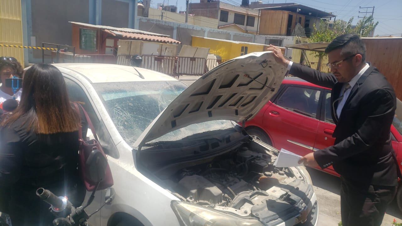 Abogado de víctima acudió al depósito para mostrar lo sucedió. (Foto: GEC)
