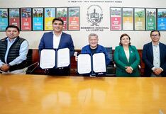 Trujillo: Mario Reyna y César Acuña firman convenio por dos obras de S/25 millones