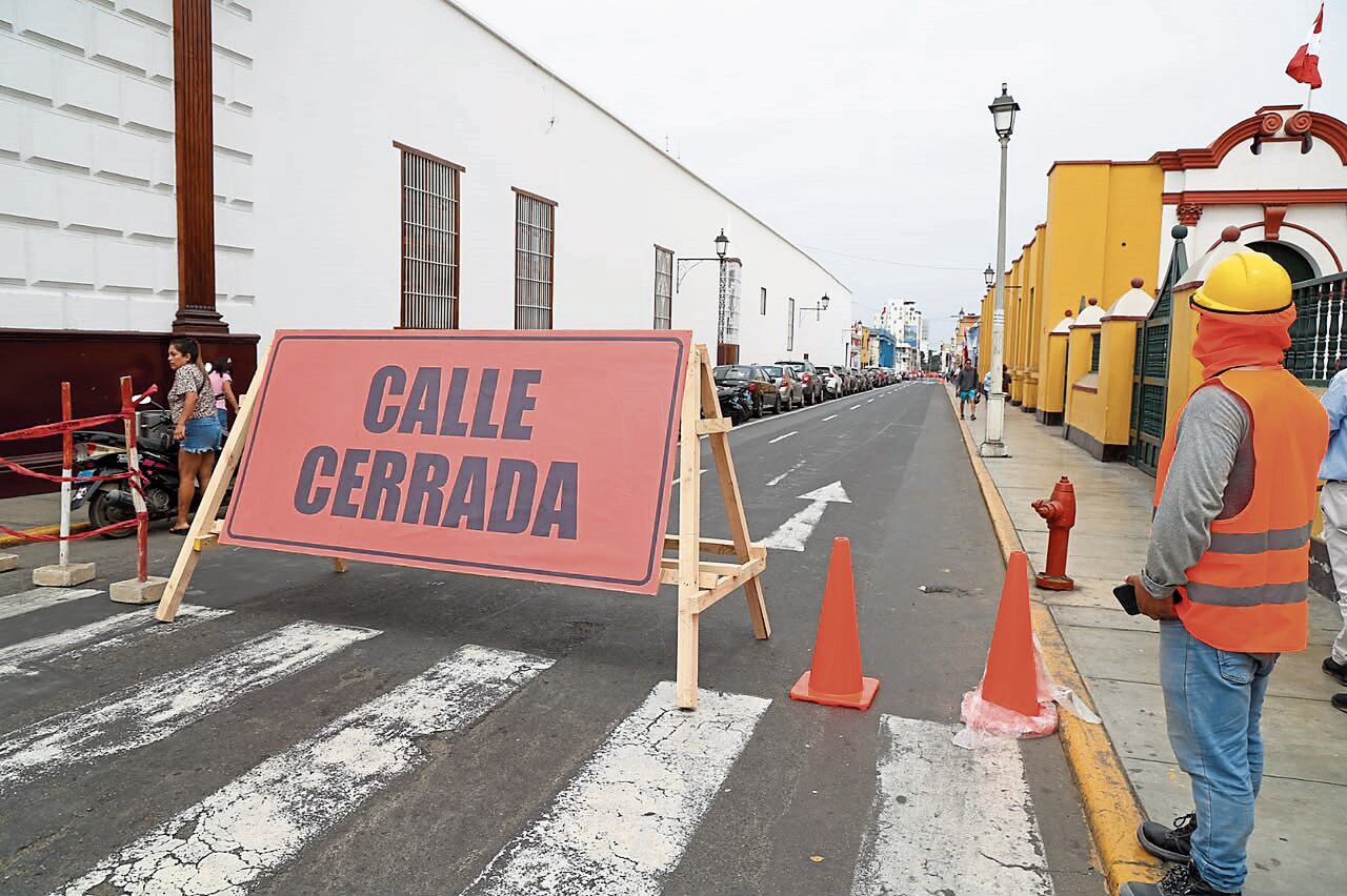 El subgerente edil Danny Florián explicó que se mejorará pistas y veredas en dos jirones. Ambas calles se reabrirán conforme culminen los trabajos en las zonas intervenidas.