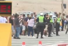 Conductores protestan y se niegan a pagar peaje de Ancón por mal estado de vías