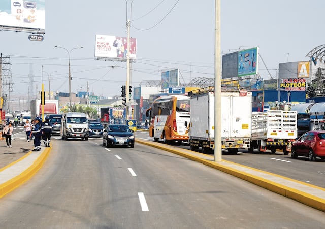 Altura del Centro Comercial Plaza Vitarte. Negocios retomarán su habitual ritmo de ventas.
