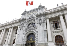 Alejandro Muñante y César Holguín cuestionan incremento de sueldos de trabajadores del Congreso