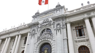 Alejandro Muñante y César Holguín cuestionan incremento de sueldos de trabajadores del Congreso