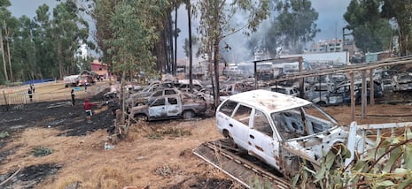 Huancayo: Arde almacén de la policía y decenas de vehículos termina en chatarra