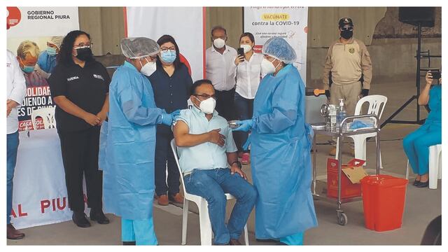 Intensivistas son los primeros en ser vacunados en la región Piura