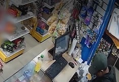 Ladrón atiende a clienta mientras robaba un minimarket en La Victoria
