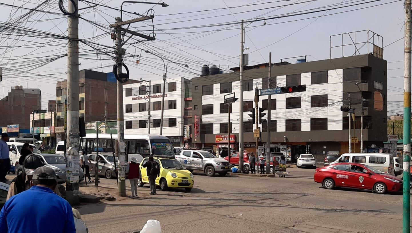 Aumenta la delincuencia en calles periféricas a la plataforma comercial. (Foto: GEC)