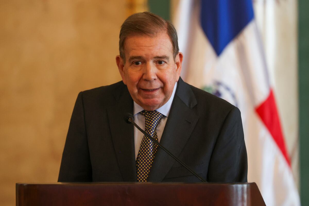 El opositor venezolano Edmundo González Urrutia hablando en Santo Domingo, República Dominicana, el 9 de enero de 2025. (Foto de Orlando Barría / EFE)