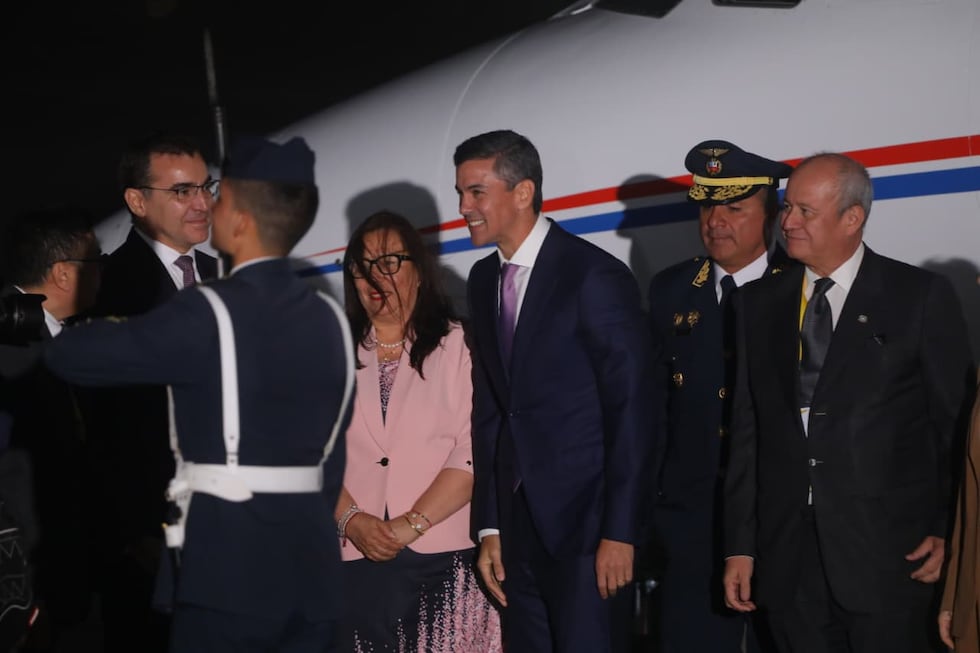 Presidente de Paraguay arriba a Lima para participar en la toma de mando de Keiko Fujimori