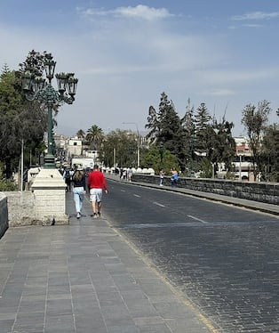 Arequipa: Mantenimiento de los puentes Grau y Bolognesi en espera (Foto: Flor Barrios/@photo.gec)