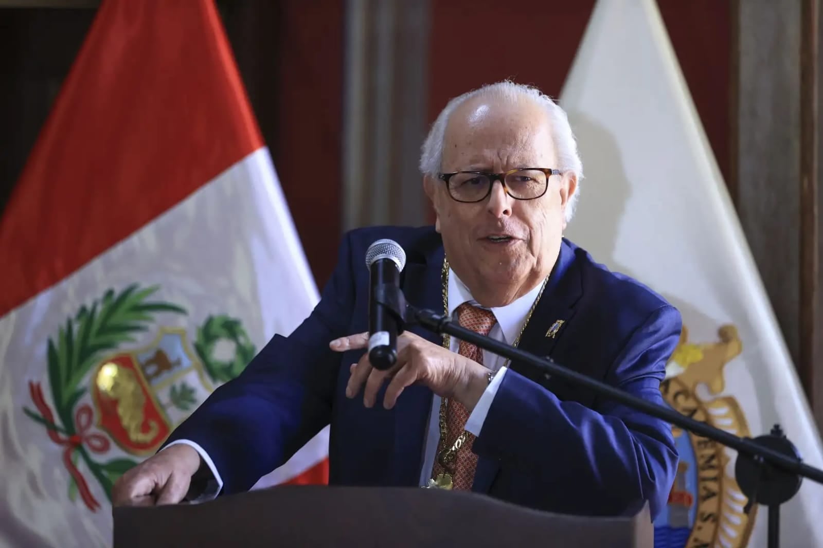 Mesías Guevara considera que Julio Velarde debe seguir frente al BCR. (Foto: GEC)