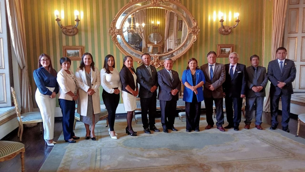 Después de que el Consejo Regional de La Libertad autorizara que el gobernador se ausente 40 días de la Región, el líder de APP invitó a los consejeros a un ágape en el Club Central de Trujillo. Algunos de los asistentes dijeron que acudieron por un tema de gestión, pero gerente los contradice y alega que fue un “compartir”.