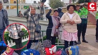 Transportistas se encadenan frente a la Municipalidad de Huancayo y exigen renuncia de gerente de Tránsito