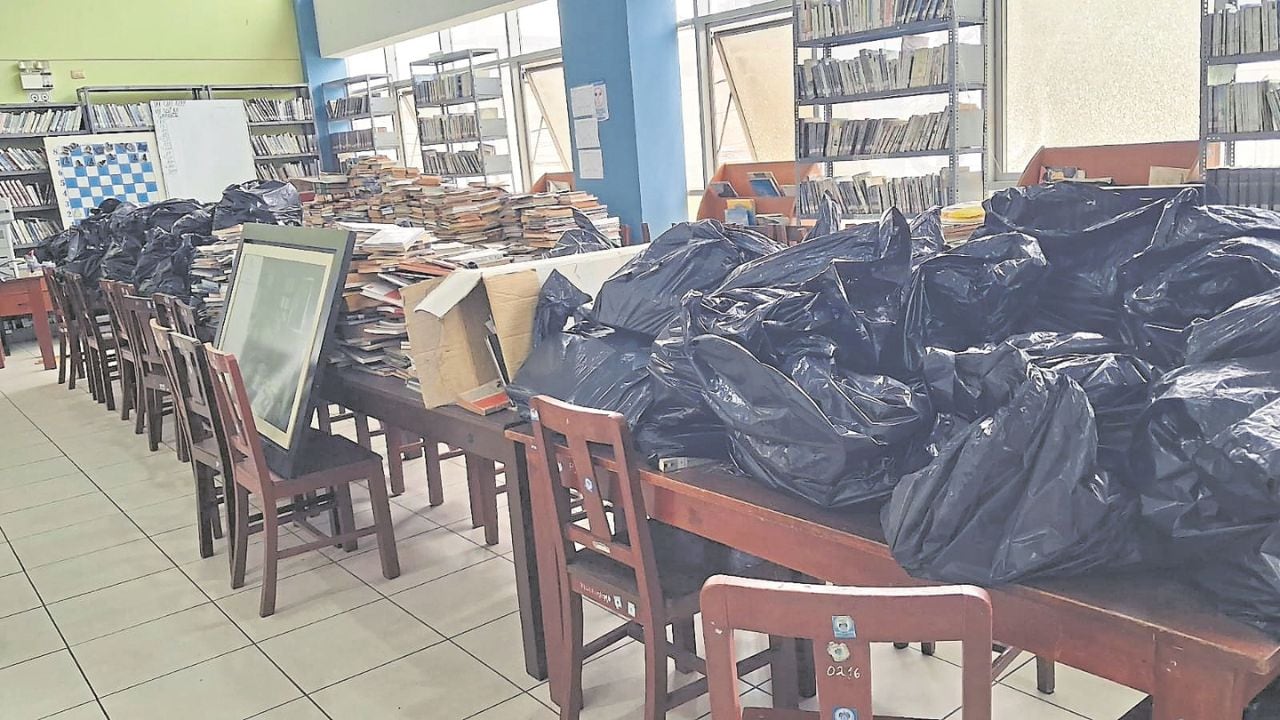 Son al menos 2,600 ejemplares que fueron donados por el reconocido periodista hace casi 20 años en Trujillo.