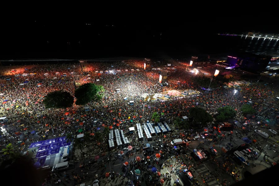 Cantautora hace historia como la primera latina en presentarse en el mítico escenario carioca, en Río de Janeiro (Brasil). EFE/ Antonio Lacerda
