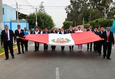 Pisco rinde solemne homenaje a la patria por los 66 años del colegio Bandera del Perú