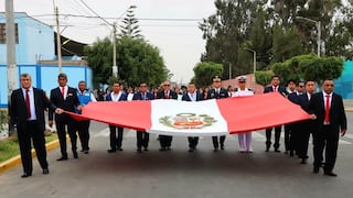 Pisco rinde solemne homenaje a la patria por los 66 años del colegio Bandera del Perú