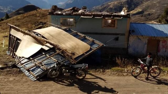 Tres viviendas afectadas por fuertes ventarrones en Huancavelica