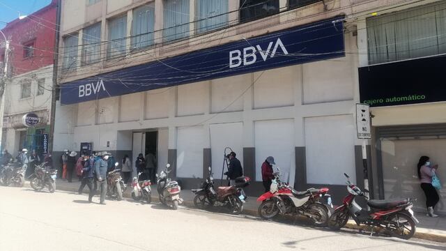 Entidades bancarias protegen sus instalaciones en Juliaca