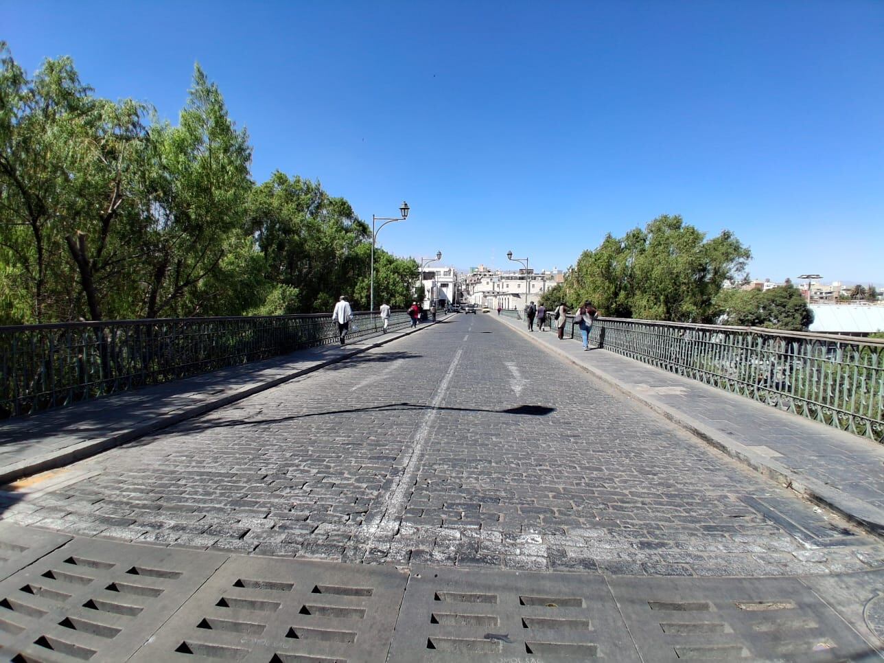Arequipa: Mantenimiento de los puentes Grau y Bolognesi en espera (Foto: Flor Barrios/@photo.gec)