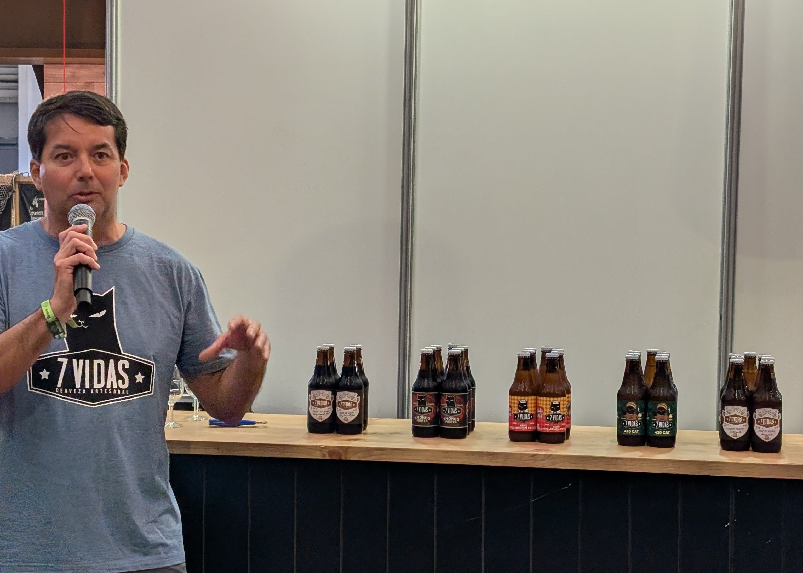 Tras ganar como Mejor Cervecera en el Barcelona Beer Challenge 2025, la marca peruana 7 Vidas representará al país en la 15.ª edición del Barcelona Beer Festival con siete cervezas premiadas.