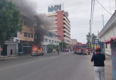Serenazgo de Piura apoya en control de un incendio vehicular en la avenida Sánchez Cerro