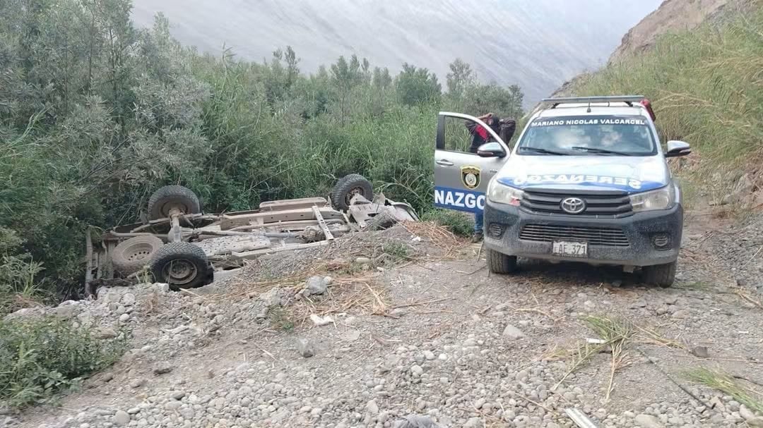 Arequipa: camioneta cae a quebrada en la carretera Ocoña-Secocha y deja heridos