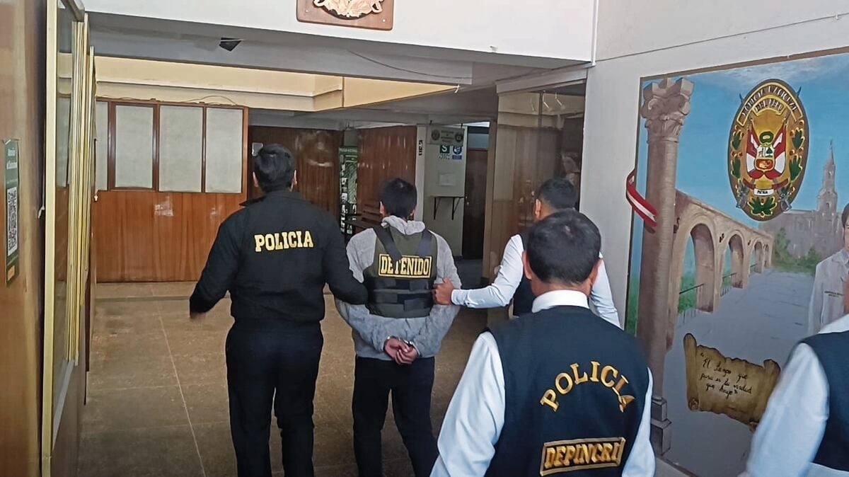 Presunto feminicida se habría hecho pasar como transportista para captar a su víctima, a quien habría fotografiado mientras la atacaba