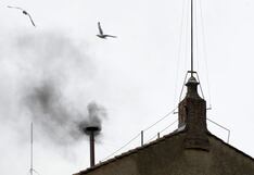 Cónclave: ¿Cómo se realiza la votación y a qué hora es la fumata?