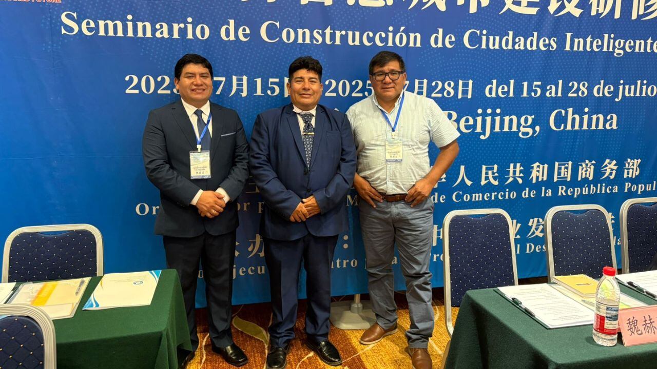 Participan en Seminario de Construcción de Ciudades Inteligentes.