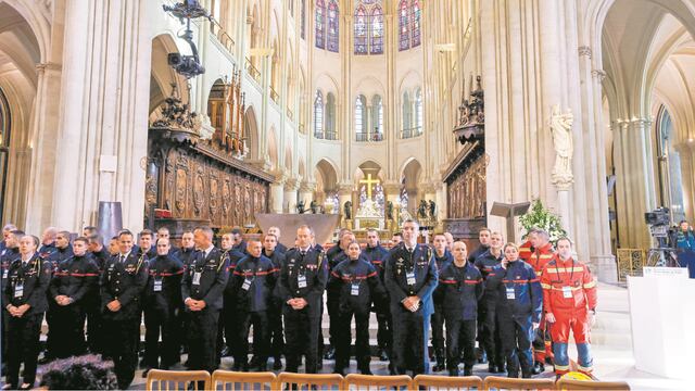 Se rindió un merecido homenaje a los bomberos que combatieron el incendio en 2019.