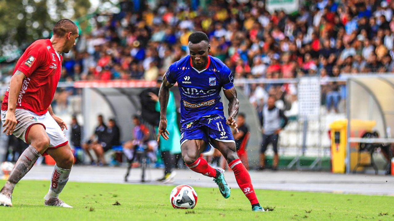 José Cortés volvió a destacar en el ataque tricolor. (Foto: CAM)