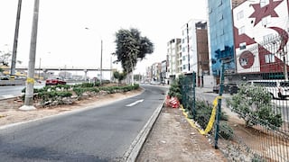 Los Olivos: Sujetos arrojaron tubos con muestras de sangre en plena vía pública