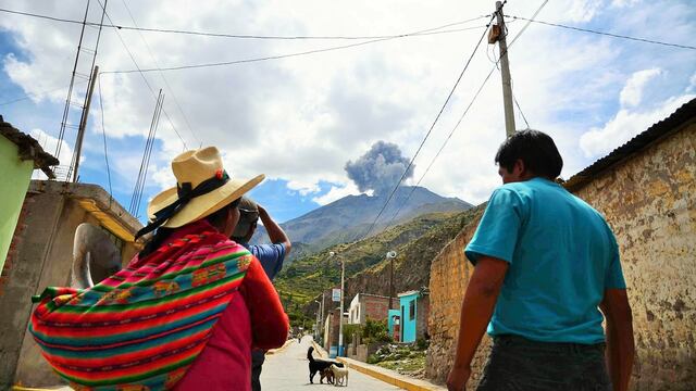 Declaran en estado de emergencia a distritos de Moquegua por erupción del volcán Ubinas (VIDEO)